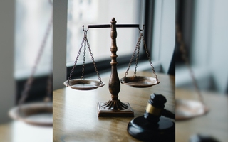 Pomoc prawna w firmie – dlaczego warto mieć wsparcie prawne?