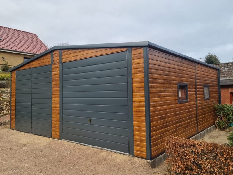 Garaże blaszane – dlaczego warto zdecydować się na blaszak?