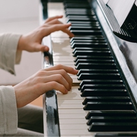 Szkoła gry na pianinie/keyboardzie