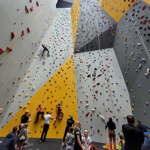 Wakacje z MOSiR - ścianka wspinaczkowa