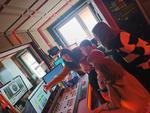 Tarnobrzeg. Uczestnicy "Ratunkowych Ferii Zimowych" w radiowym studiu