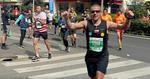 Paweł Paradowski, dyrektor tarnobrzeskiej "10-tki" pobiegł w Maratonie Rzymskim, ukończył go i zachęca, by "brać życie za rogi"