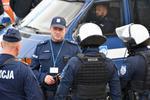 Policjanci zabezpieczali mecz piłki nożnej Siarka Tarnobrzeg - Wisła Kraków