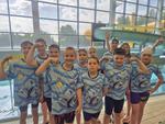 16 medali UKS Delfin Tarnobrzeg w Zawodach Pływackich Dzieci - Dni Ziemi Ropczyckiej