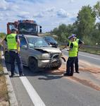 Na drodze krajowej nr 77 w Zalesiu Gorzyckim, zderzenie dwóch osobówek